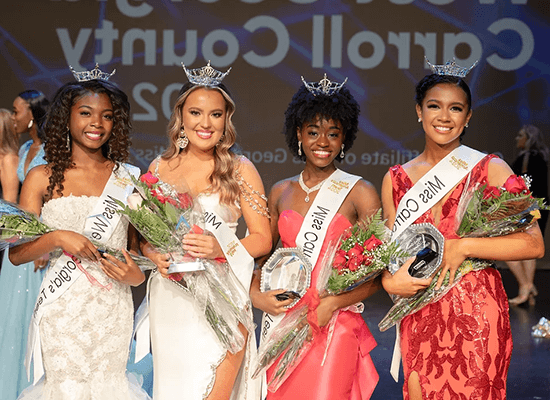 从左到右:杰西米娜·沃克, 博彩平台推荐 student and Miss Carroll County; Corynn Nurse, Miss Carroll County's Teen; Lexi Atkins, 博彩平台推荐 student and Miss West Georgia; and Abigail Parham, 西乔治亚州少女小姐